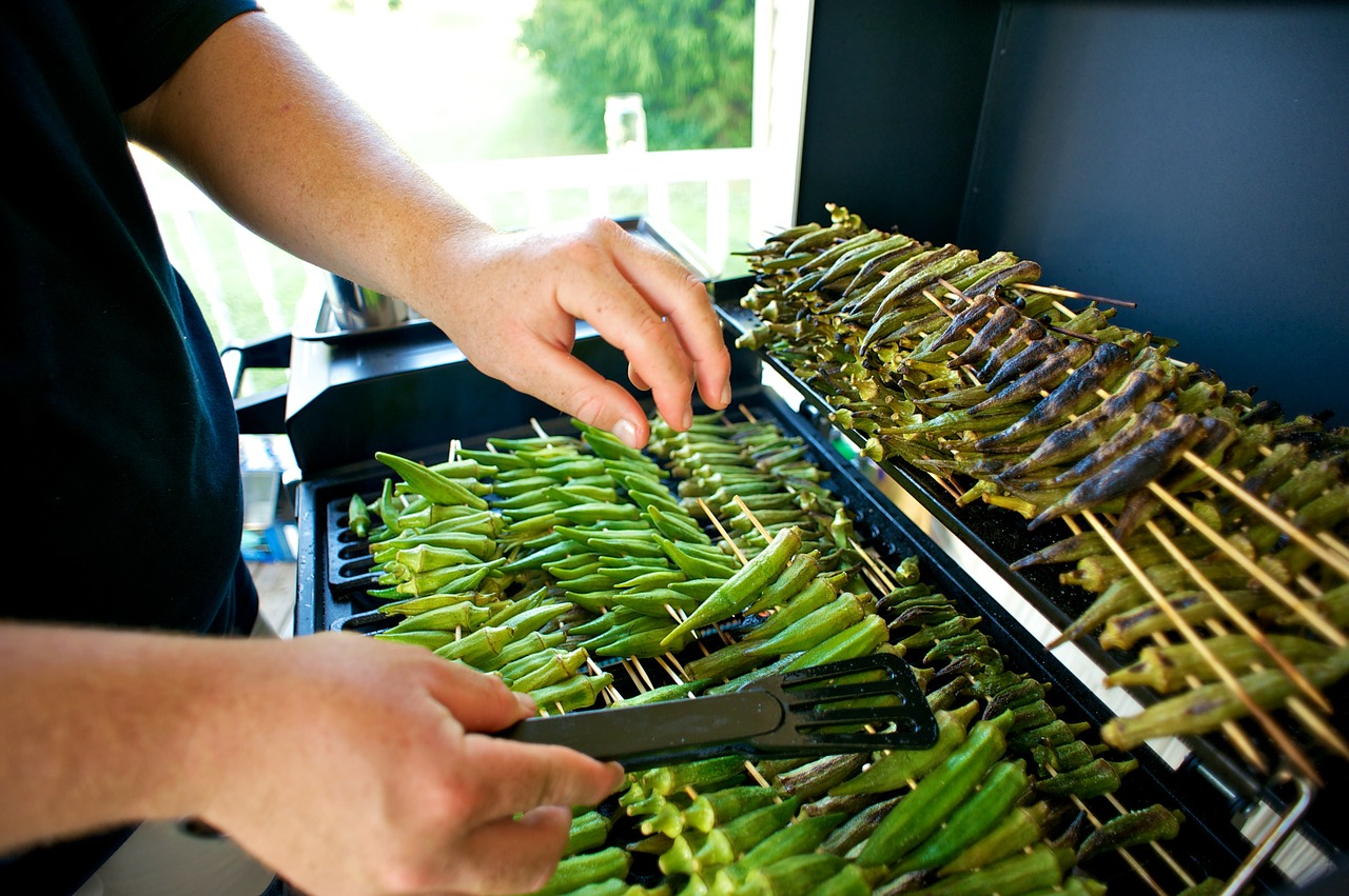 Okraschoten auf dem Grill